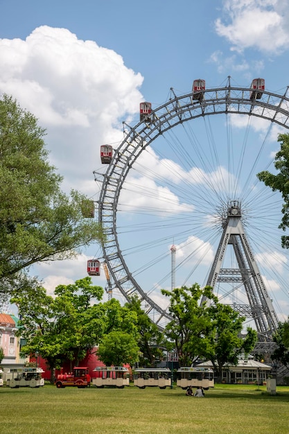 Vienna Austria 14 giugno 2023 Ruota panoramica nel Parco Prater di Vienna