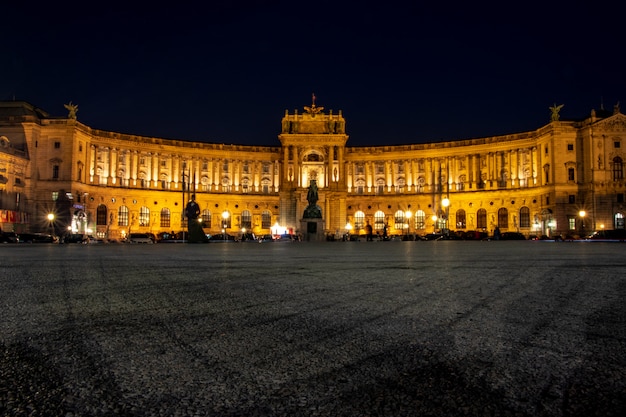 Vienna hofburg palace di notte