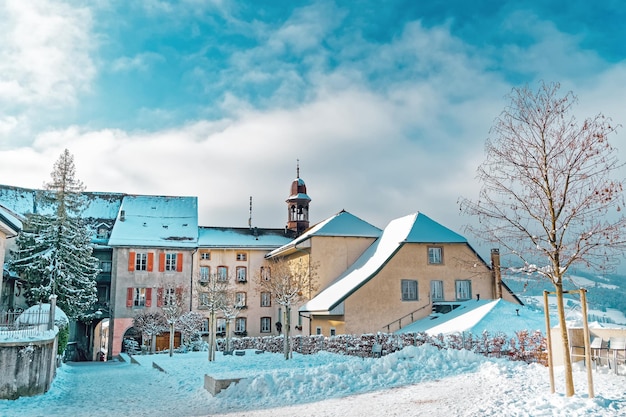 Villaggio della città di Gruyères in Svizzera nell'inverno.