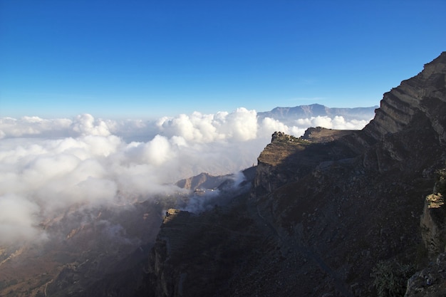 Villaggio di Al-Mahwit in montagna, Yemen