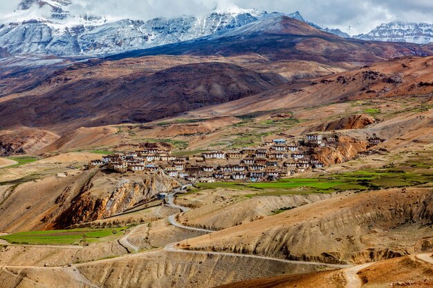 Villaggio di Kibber in alto nell'Himalaya Spiti Valley Himachal Pradesh India