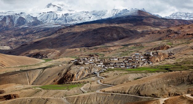 Villaggio di Kibber nell'Himalaya