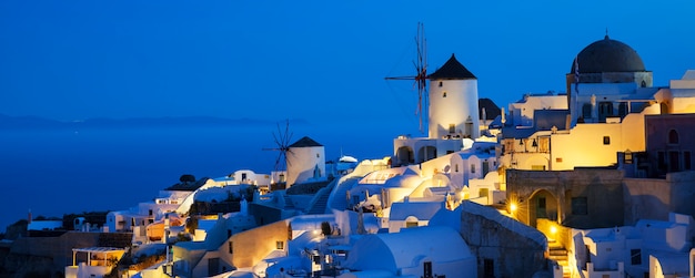 Villaggio di Oia di notte