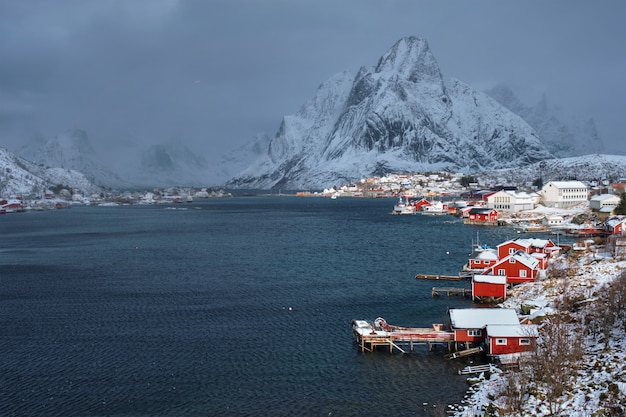 Villaggio di pescatori di Reine, Norvegia