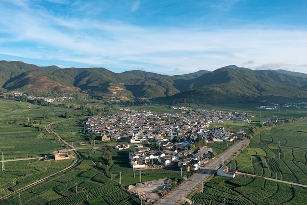 Villaggio e campi di Shaxi Yunnan in Cina