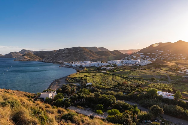 Villaggio tra le montagne appartenenti a Nijar Almeria Las Negras è un paradiso bagnato dalle acque del Mediterraneo Fotografia di alta qualità