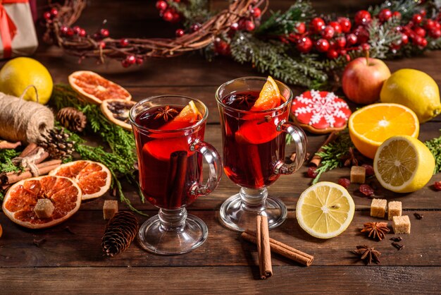 Vin brulé caldo di natale con cannella