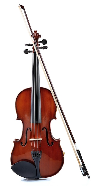 Violino classico con arco isolato su bianco