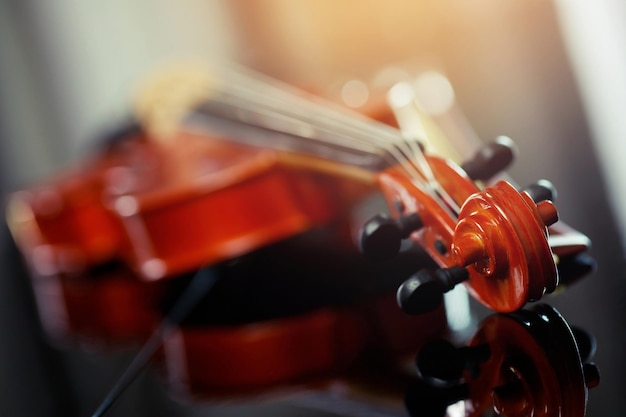 Violino in legno vintage soft focus per musica classica