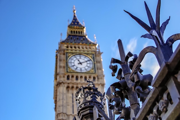 Vista a bassa angolazione del Big Ben