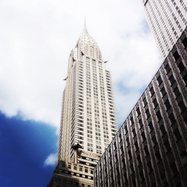 Vista a bassa angolazione del Chrysler Building contro il cielo