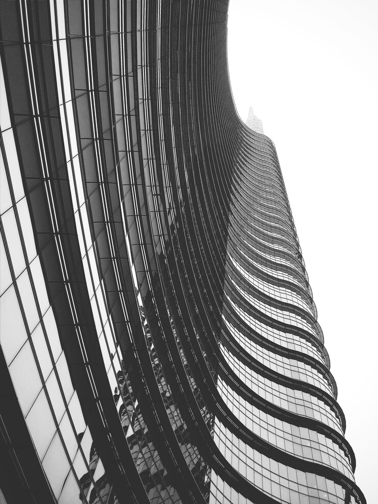 Foto vista a bassa angolazione della torre unicredit contro il cielo