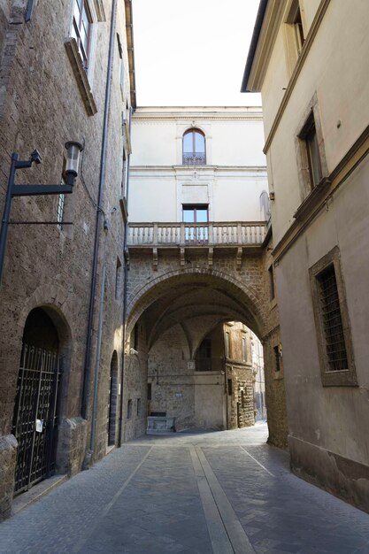 Vista a basso angolo del vecchio edificio