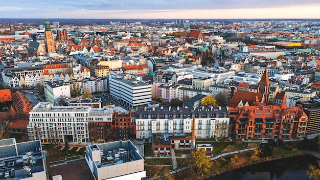 Vista a volo d'uccello di Wroclaw durante il giorno Polonia