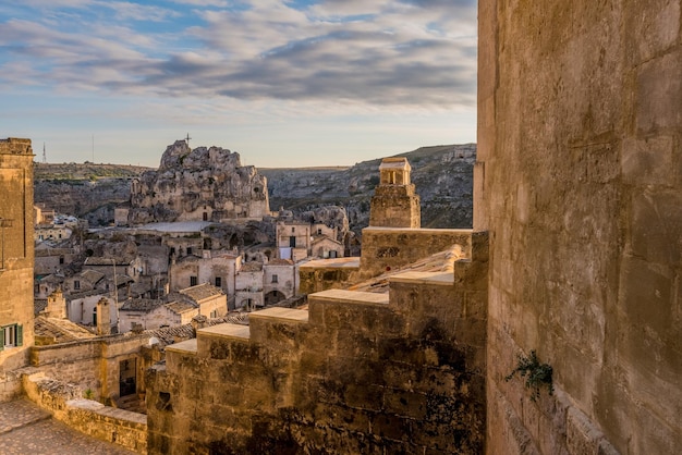 Vista ad alta angolazione degli edifici a sassi di matera