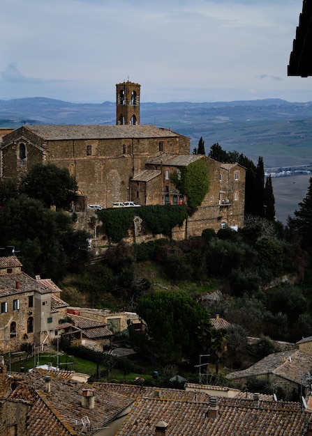 Vista ad alta angolazione degli edifici contro il cielo