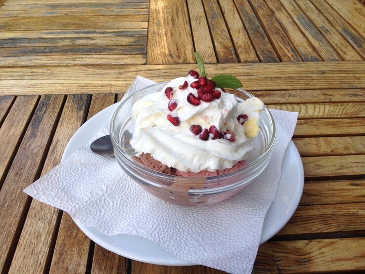 Foto vista ad alta angolazione del gelato sul tavolo