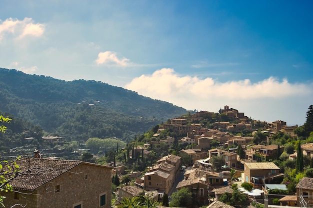 Vista ad alta angolazione del paesaggio cittadino contro il cielo