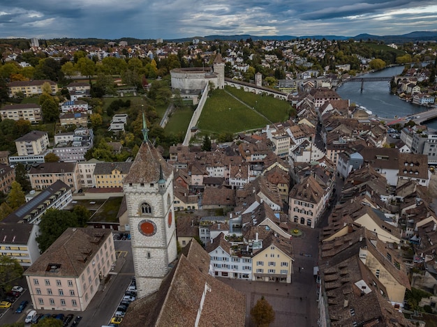 Vista ad alta angolazione della città contro un cielo nuvoloso