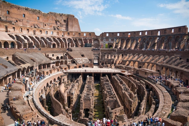 Vista ad alta angolazione delle persone nell'anfiteatro