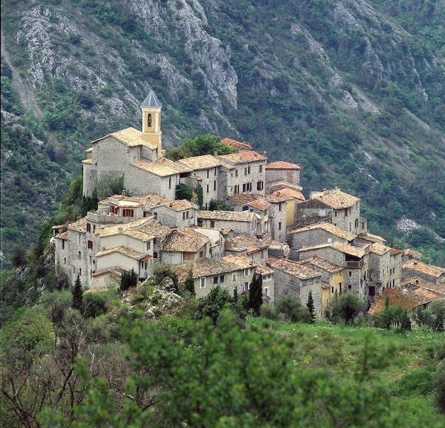 Vista ad alto angolo degli edifici per montagna