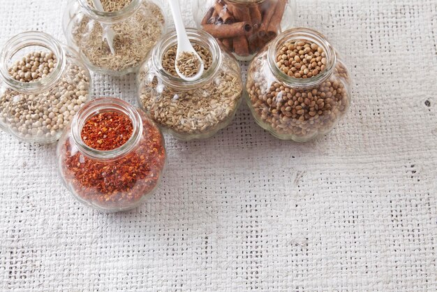 Vista ad alto angolo degli ingredienti sulla tavola