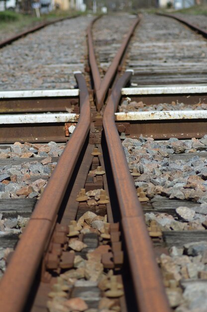 Vista ad alto angolo dei binari ferroviari