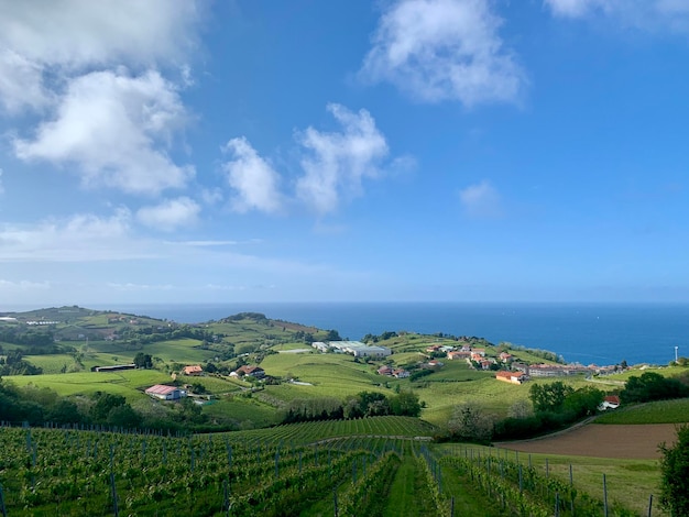 Vista ad alto angolo del paesaggio cittadino contro il cielo
