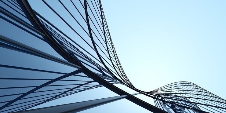 Vista ad angolo basso dell'architettura futuristica, grattacielo di un edificio per uffici con finestra in vetro curva, rendering 3D.