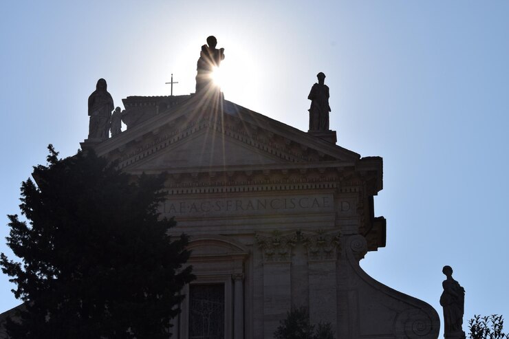 Foto vista ad angolo basso dell'edificio contro il cielo