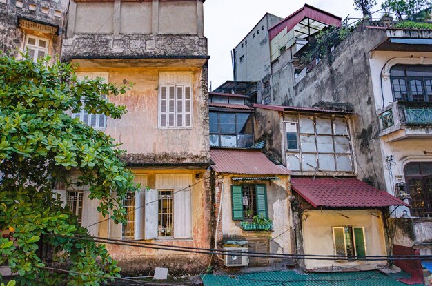 Vista ad angolo basso di un edificio residenziale