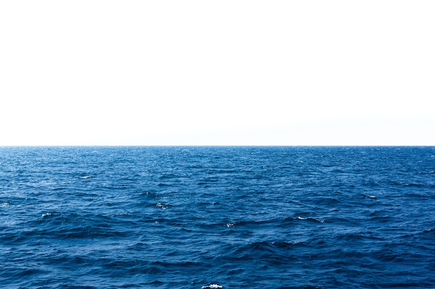 Vista aerea alle onde dell'oceano blu