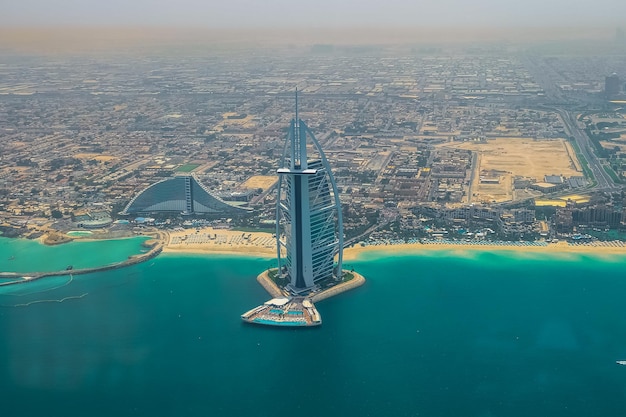 Vista aerea dall'elicottero del Burj Al Arab Hotel Dubai