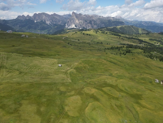 Vista aerea dei campi di Armentarola Dolomiti Alpi vicino Alta Badia TrentinoAlto Adige regione Italia Seta estiva