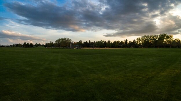 Vista aerea dei campi di calcio al Village Greens Park, Colorado.