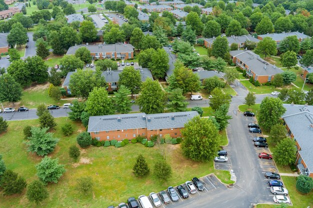 Vista aerea dei quartieri residenziali nel paesaggio urbano della bellissima città NJ