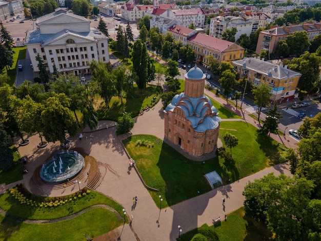 Vista aerea del drone del centro di chernihiv