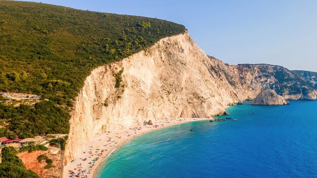 Vista aerea del drone della costa del Mar Ionio di Zante, Grecia