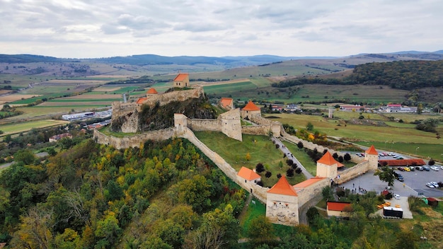 Vista aerea del drone della fortezza di Rupea, Romania