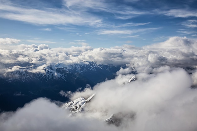 Vista aerea del fondo canadese della natura del paesaggio della montagna