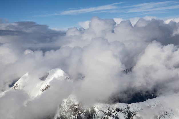 Vista aerea del fondo canadese della natura del paesaggio della montagna