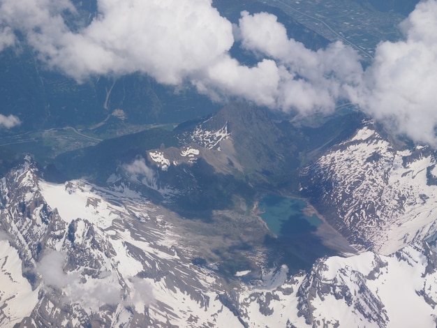 Vista aerea del ghiacciaio delle Alpi