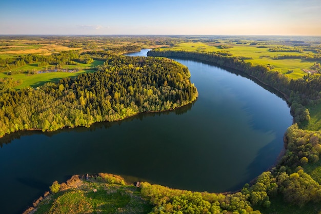 Vista aerea del lago bielorusso Hin'kava