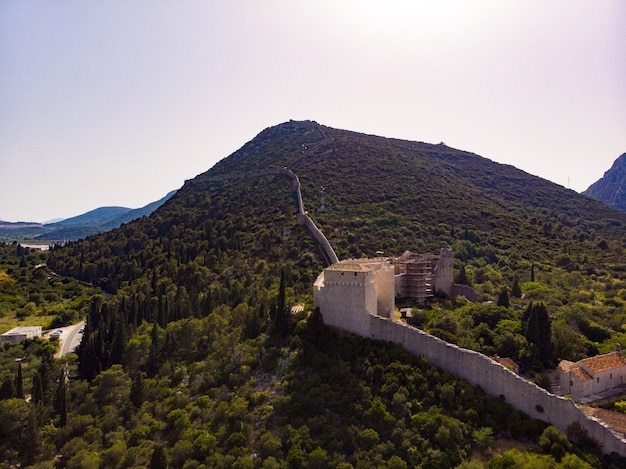 Vista aerea del lungomare di Ston Pareti di Ston nella regione della Dalmazia della Croazia