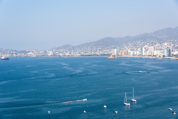 Vista aerea del Messico della baia di Acapulco