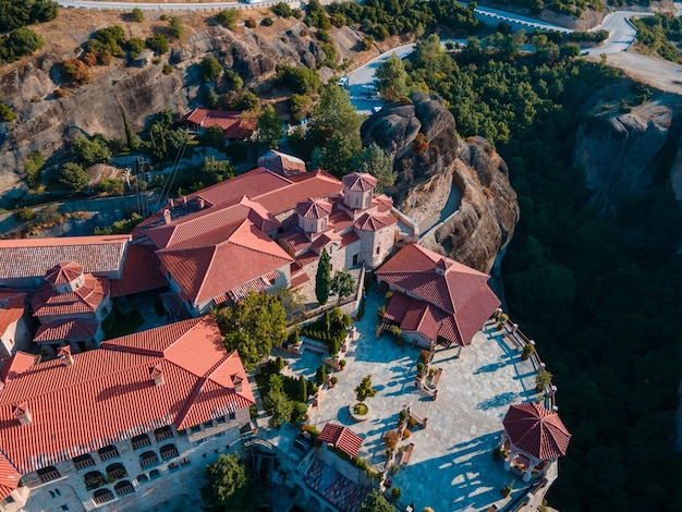 Vista aerea del monastero di Meteora montagne della Tessaglia in Grecia