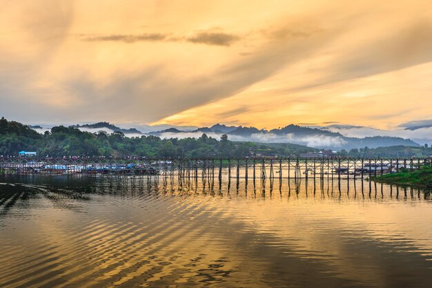 Vista aerea del ponte Mon a Sangkhlaburi Kanchanaburi Thailand