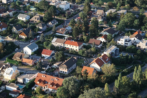 Vista aerea del quartiere suburbano al tramonto Vienna Austria