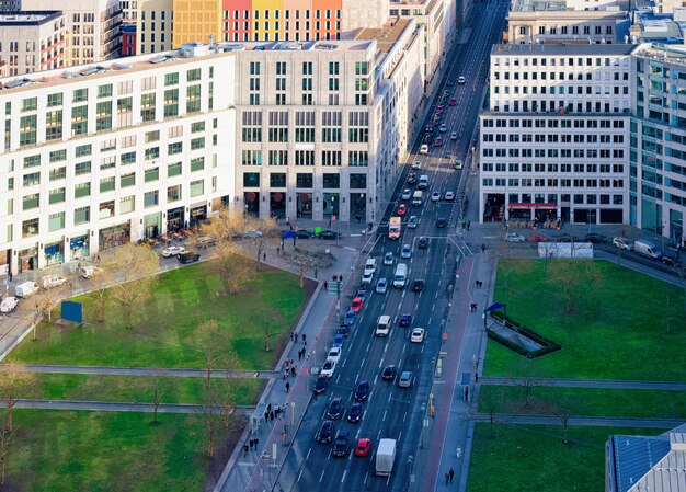 Vista aerea dell'architettura moderna dell'edificio e della via dello shopping in Potsdamer Platz Square nel centro di Berlino in Germania in Europa. Architettura degli edifici. Dettagli dell'esterno.