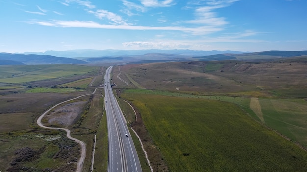 Vista aerea dell'autostrada della Transilvania, colpo di drone.